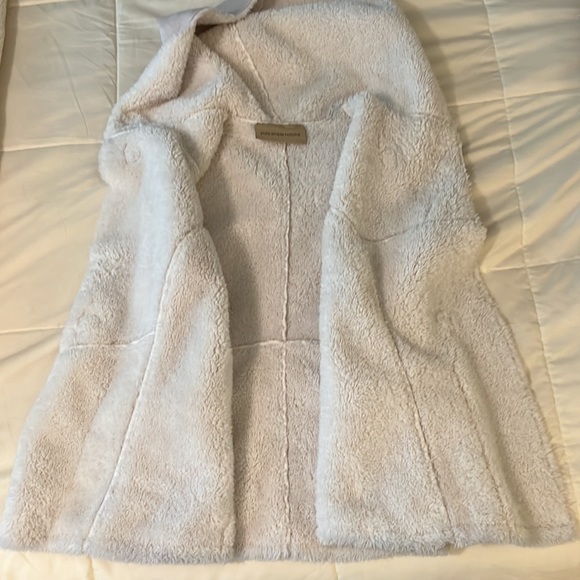 Vest - Picture 8 of 8